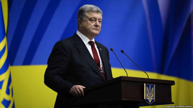 Порошенко дал обещание вдове Джона Маккейна 