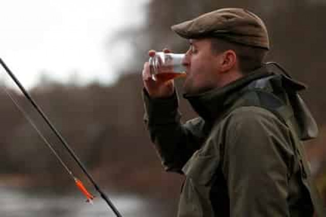 Шотландцам запретили дешевый виски
