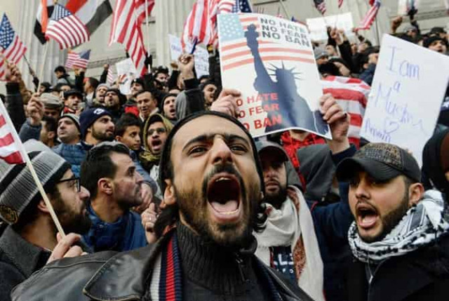 В США ожидается бунт мигрантов