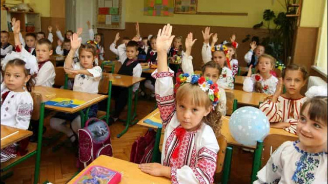 В Україні заборонили залишати учнів на другий рік