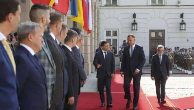 Зеленский завершил визит в Польшу