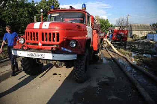 При пожаре в деревянном доме в Поморье погибли пять человек