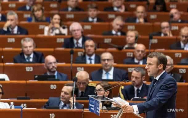 Макрон в ПАРЄ говорив про Росію та українців