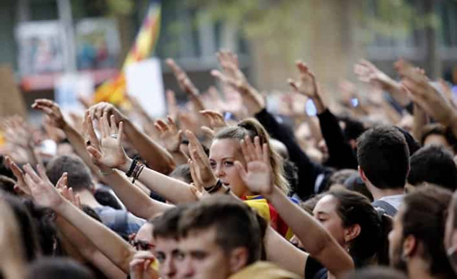 Запад разделяется, Восток объединяется