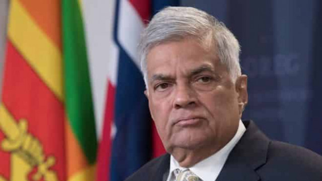 Sri Lanka crisis: Ousted PM 'has confidence of parliament'