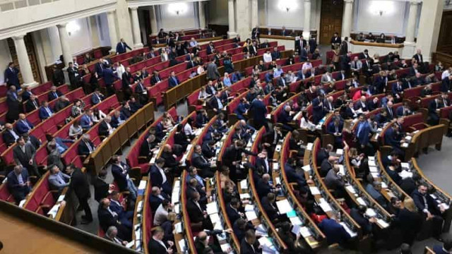 Метание обуви и пьяные драки. Чем скандалы Рады отличаются от инцидентов в других странах