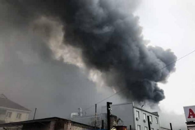 В Киеве масштабный пожар на складах