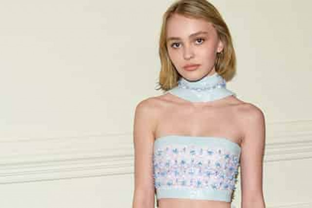 Дочь Джонни Деппа и Ванессы Паради впервые вышла в свет
