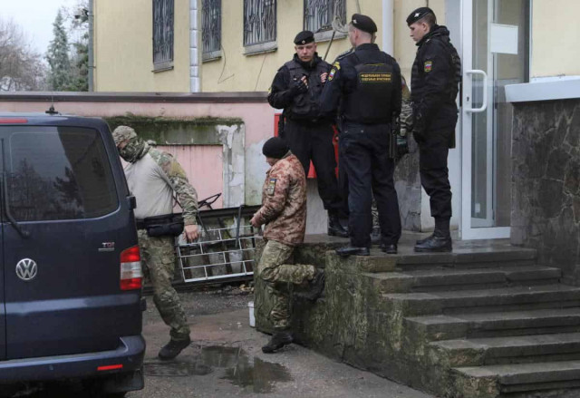 Захваченные украинские  моряки:  4-х возили к психиатру