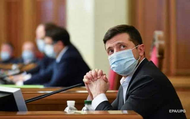 К президенту Владимиру Зеленскому положительно относятся