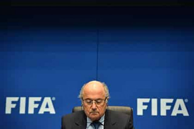 Блаттер пригрозил обвиняющим его в коррупции тюрьмой за клевету