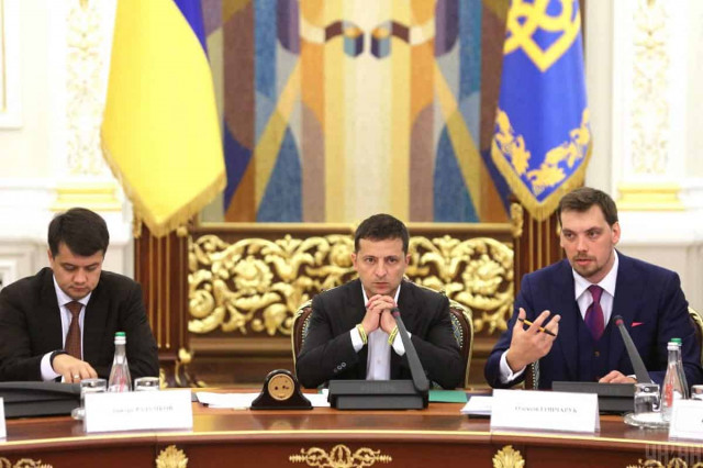 Зеленский приказал провести «полную кадровую перезагрузку» в шести наиболее коррупционных госорганах, в том числе Укравтодоре