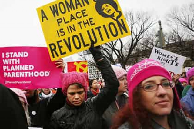 Равноправия в области труда женщинам придется ждать два века