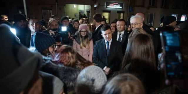 Макрон хочет улучшить отношения с РФ: Зеленский напомнил о гарантиях Европы