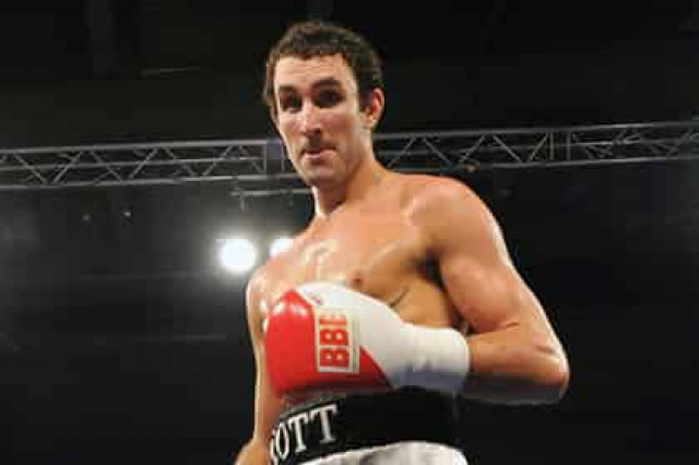 Боксер спас семерых после смерти
