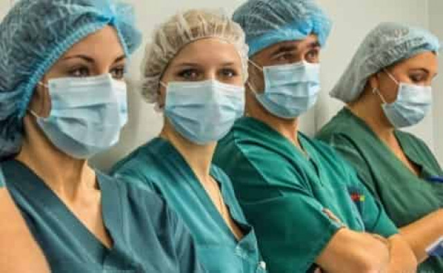 Украина посылает в Италию бригаду украинских врачей и партию спирта