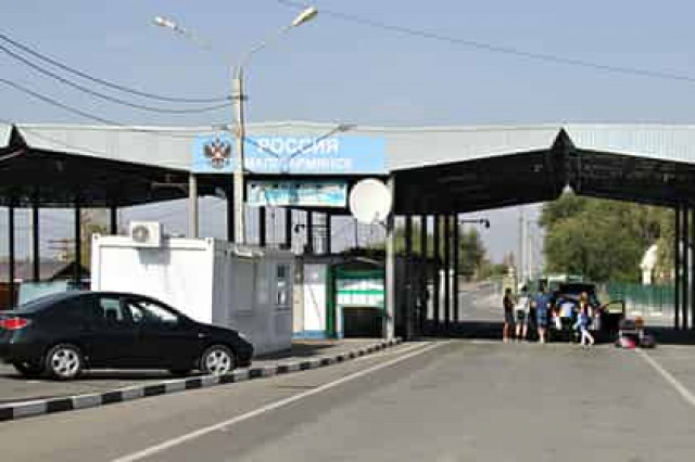 Россия начала жестко досматривать следующие на Украину суда
