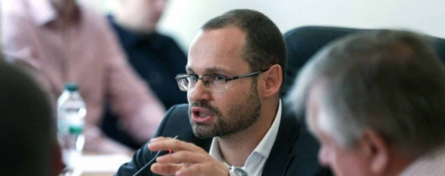 Под Киевом связали и ограбили народного депутата