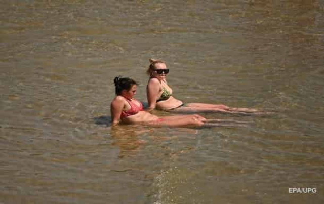 Украинцев попросили не купаться в Черном море