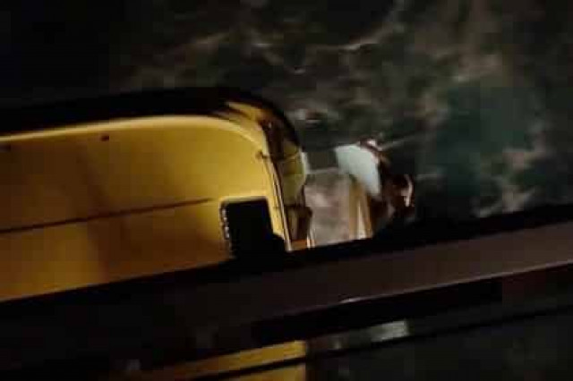 Упавший в воду мужчина сутки плавал в океане и чудом спасся