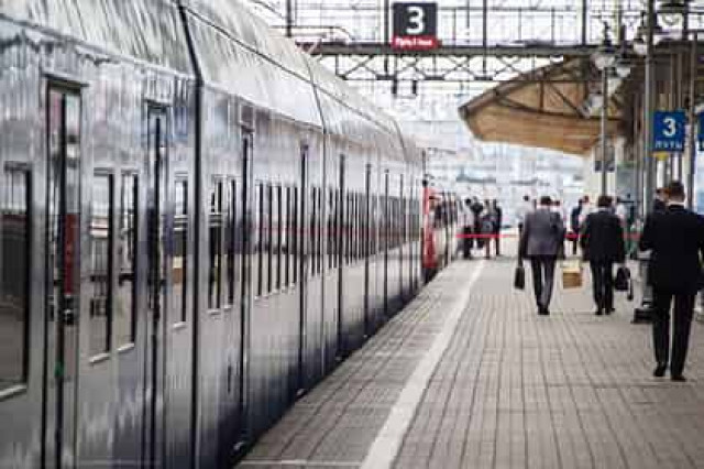 Пенсионеры Москвы и области начнут бесплатно ездить в электричках
