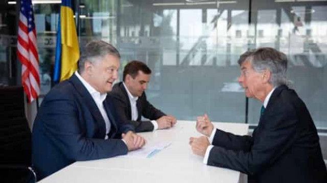 Порошенко зустрівся з американським дипломатом: про що говорили