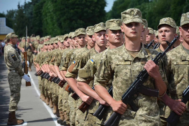 Украинским военным вручили государственные награды
