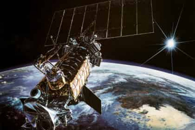 Американский военный спутник взорвался на орбите
