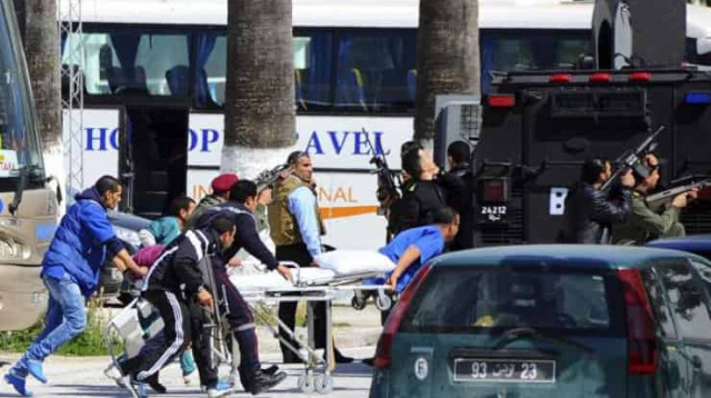 Украинцам посоветовали не ехать в Тунис