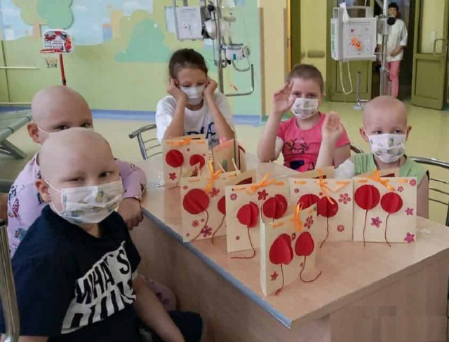 Семьям онкобольных детей делают платные тесты