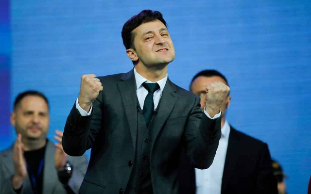 Zelensky urges Ukrainians to travel abroad less, develop domestic tourism