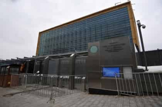 Высылаемые из России американские дипломаты покинули посольство США
