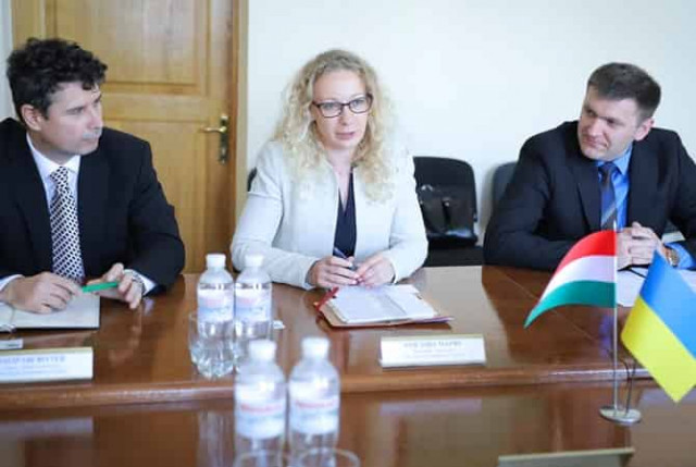 Україна висловила протест угорському дипломату через слова про Донбас