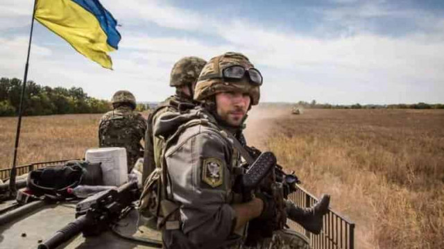 На Донбассе погиб военный, двое - ранены