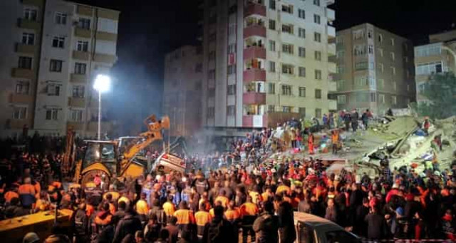 At least 2 dead, 6 rescued after 8-story building collapses in Istanbul's Kartal