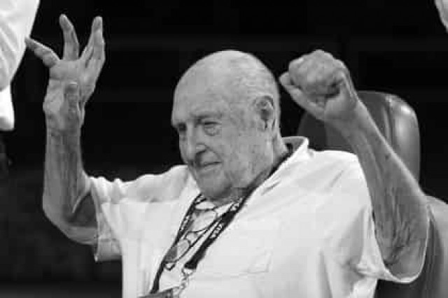 Умер старейший олимпийский чемпион из США