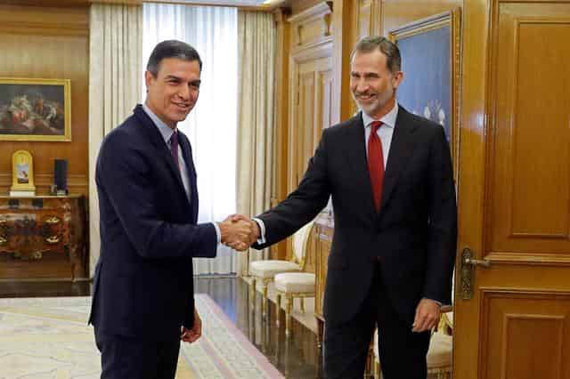 Spain's king invites Sanchez to seek parliamentary vote as PM