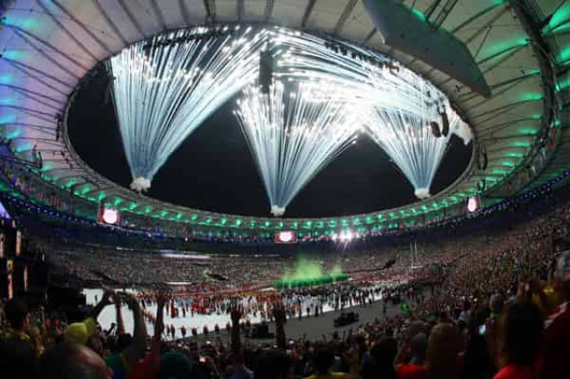 Открыли и забыли
Демонстрации, слезоточивый газ и бразильский карнавал открыли Игры в Рио