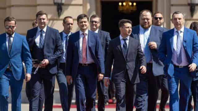 Впервые названы официальные спонсоры Слуги народа: «жертвовали миллионы»