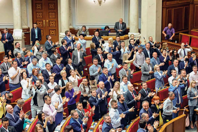 Соблазняющая беззащитность. Зачем Зеленскому нужны депутаты без неприкосновенности