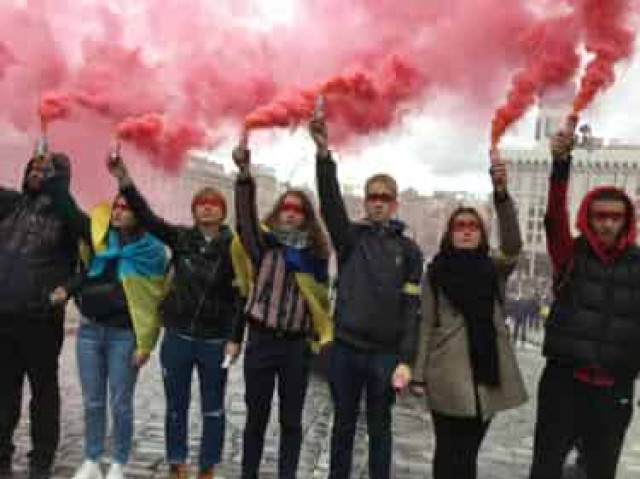 Несколько тысяч человек вышли в Киеве на Майдан на акцию протеста против согласования Украиной 