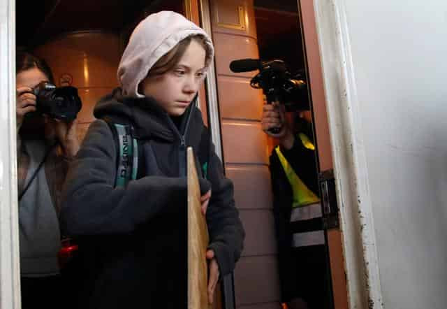 Activist Thunberg completes intercontinental dash to Madrid climate summit