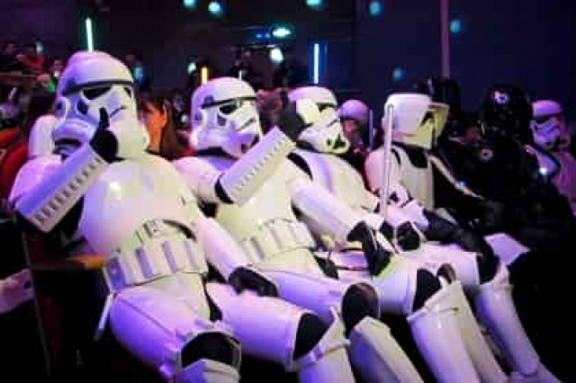 Седьмой эпизод «Звездных войн» стал самым кассовым фильмом в Северной Америке
