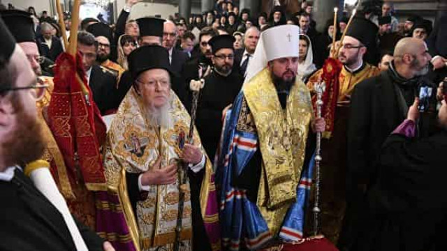 Вселенский патриарх передал Томос об автокефалии Епифанию