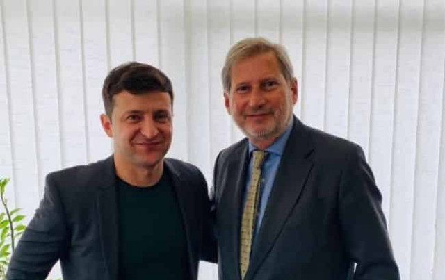 Зеленский встретился с еврокомиссаром Ханом