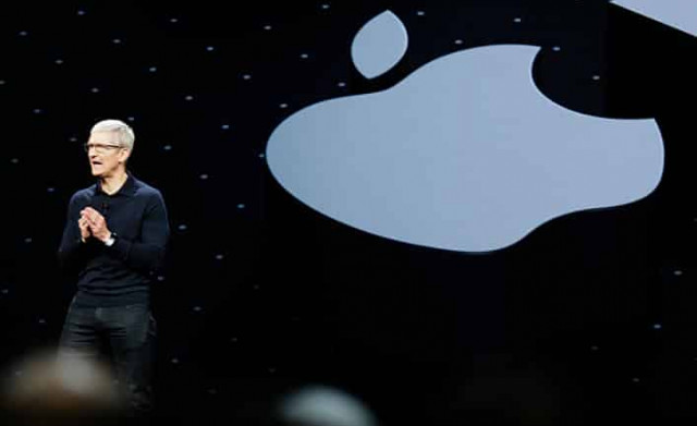 «Эппл» объявляет войну «Гугл» и «Фейсбук»