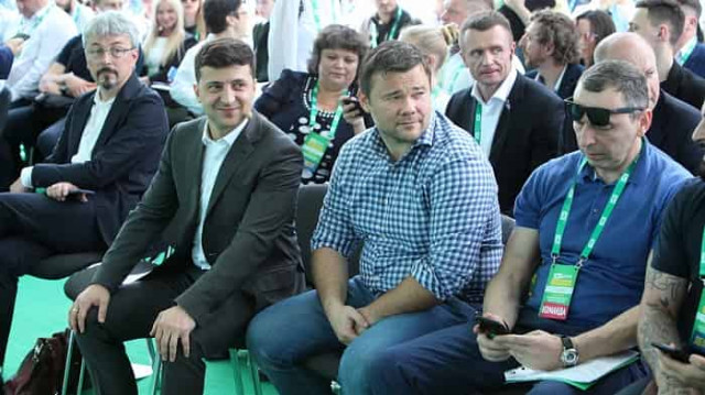 Слуга народа исключила семь скандальных кандидатов из списка