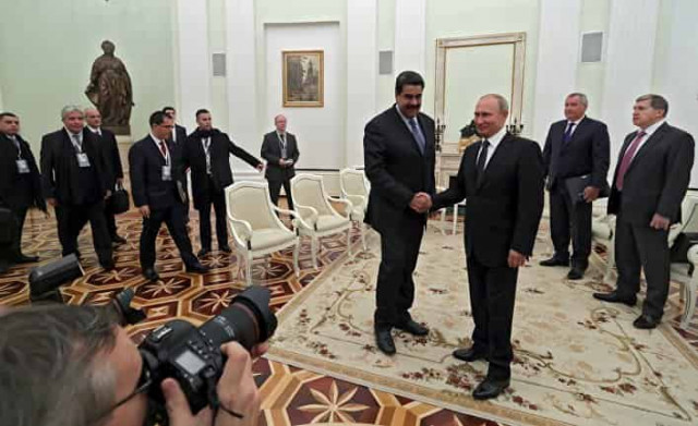 Путин бросает вызов доктрине Монро