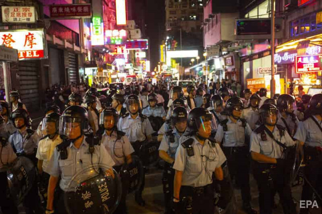 В Гонконге около 230 тыс. человек протестуют против закона об экстрадиции