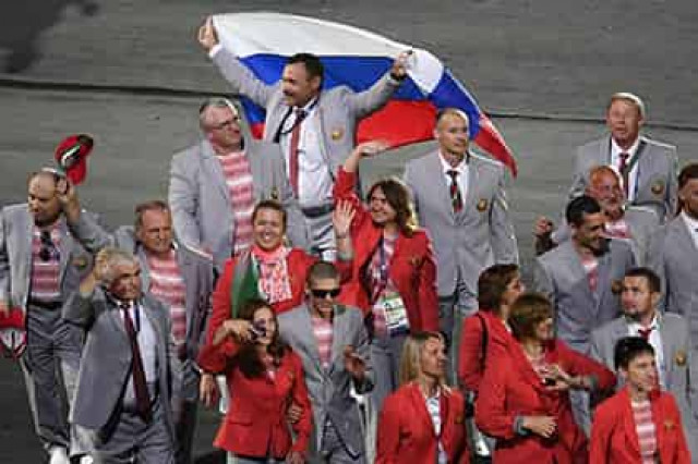 У пронесшего флаг России в Рио белоруса отозвали аккредитацию на Паралимпиаду